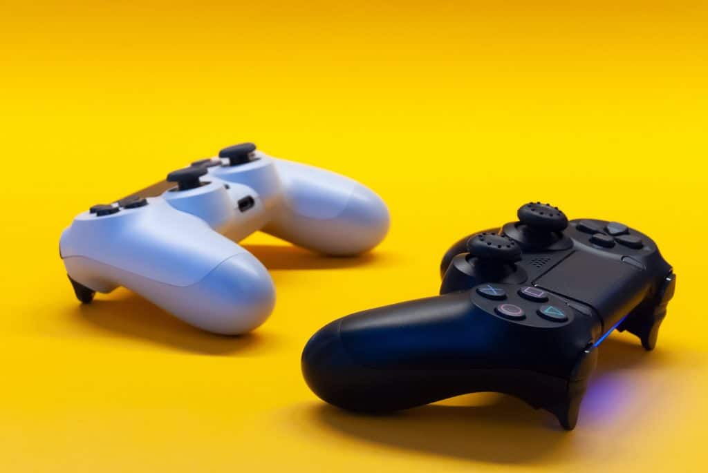 Manettes pour jouer à Minecraft en mode multijoueur 