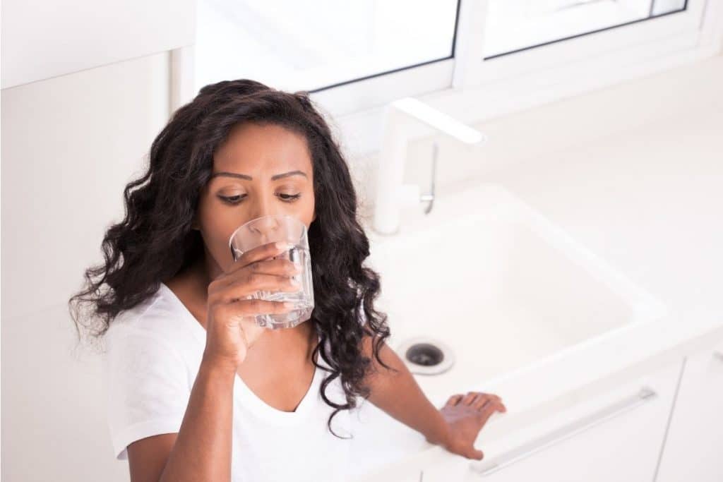 L'eau est la boisson pendant la grossesse que vous devez le plus consommer