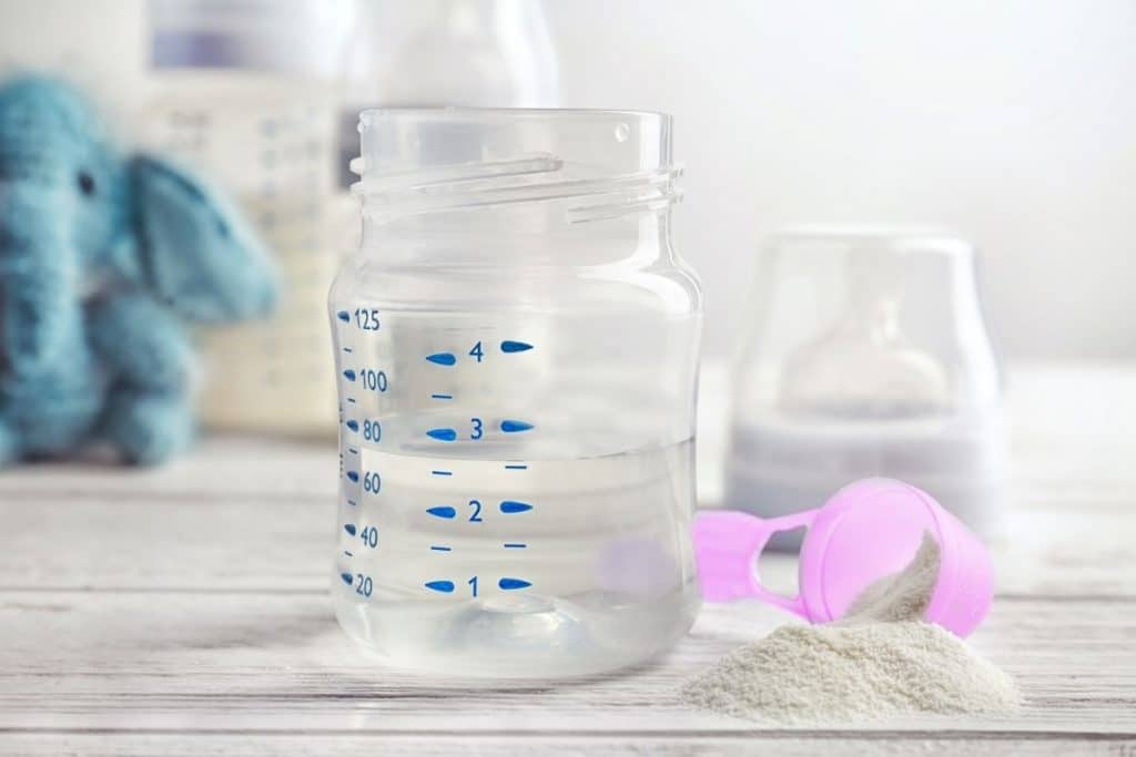 eau minérale pour nourrisson pour préparer les biberons