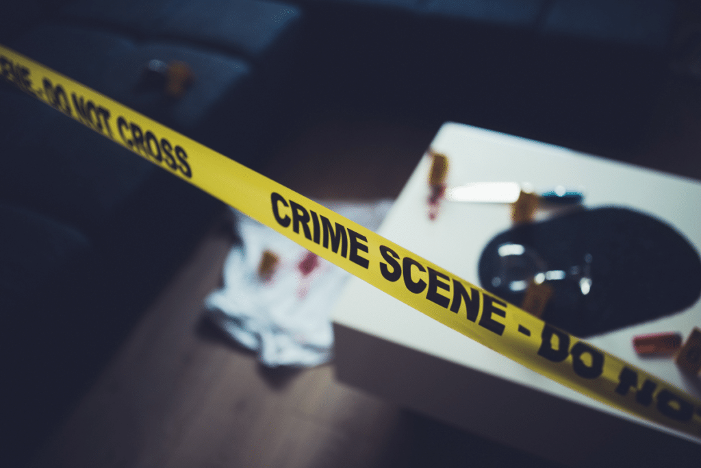 Jouer au Cluedo consiste à mener une enquête sur un crime